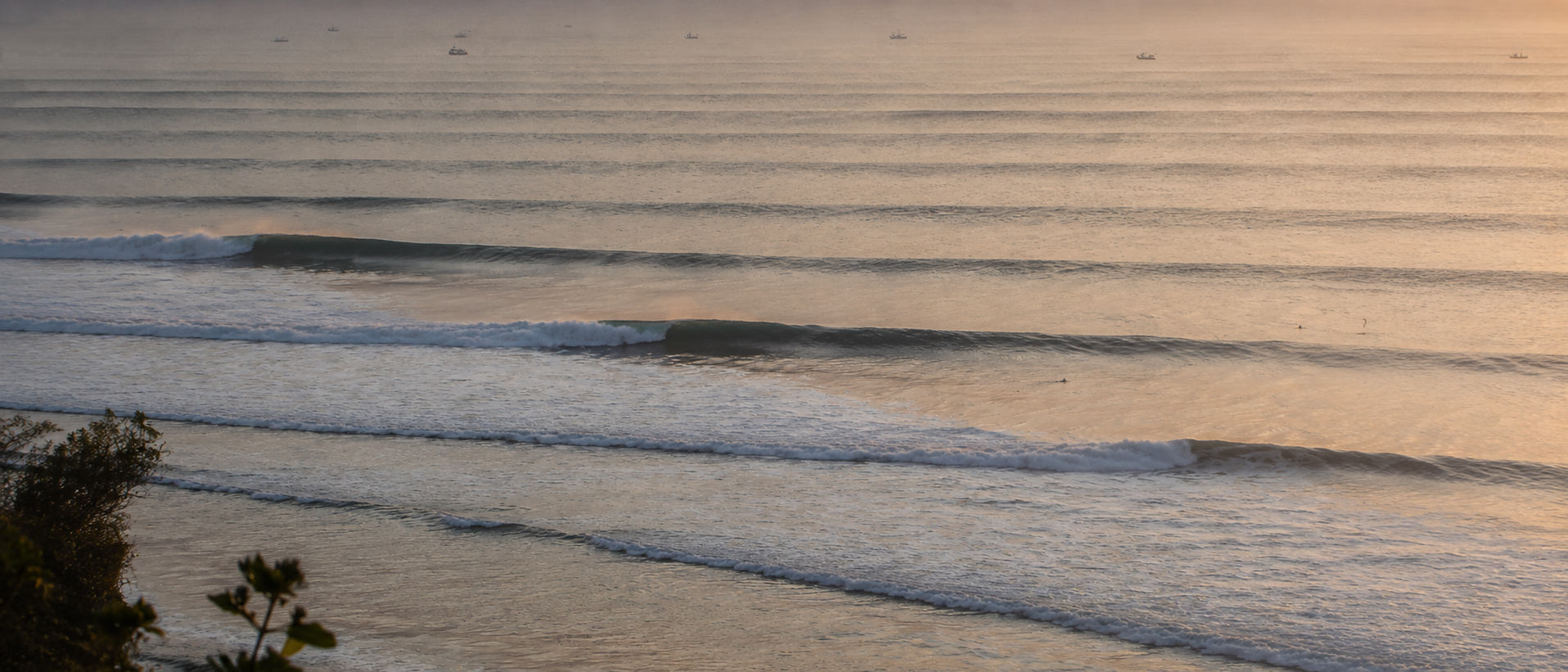 Line-up de ondas no litoral